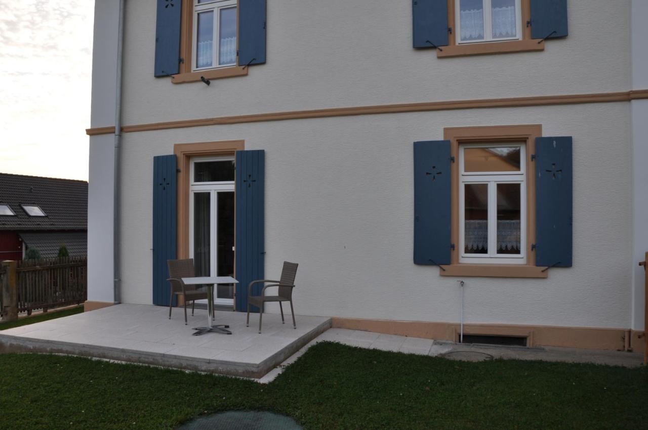 Ferienwohnung Altes Pfarrhaus Bargen Esterno foto