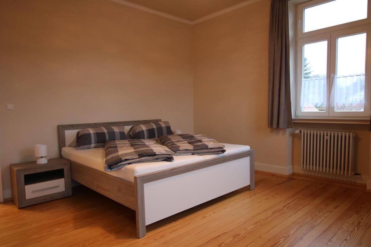 Ferienwohnung Altes Pfarrhaus Bargen Esterno foto